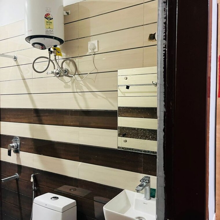 Kitchen, safdarjung enclave 4 Bedroom 400 Sq.Yd. Apartment In Safdarjung Enclave Delhi 10027908