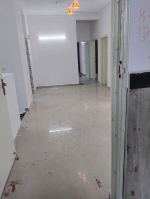 Building Lobby in 3 BHK Apartment at Nirala Eden Park, Sector 50 – for Rent