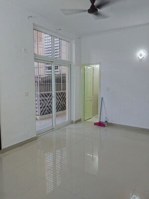 Room in 3 BHK Apartment at Nirala Eden Park, Sector 50 – for Rent