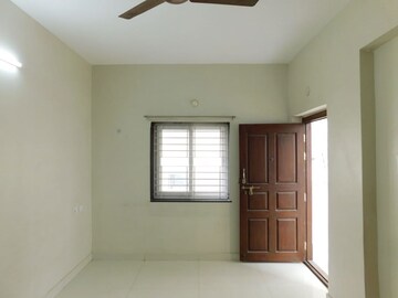 Room in 2 BHK Builder Floor at Kondapur – for Rent