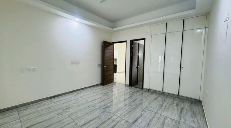Bedroom, uchdpl-veridia-oakwood-enclave 4 Bedroom 2385 Sq.Ft. Apartment In Wave City Ghaziabad 10028064