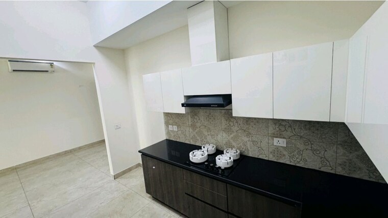 Kitchen, uchdpl-veridia-oakwood-enclave 4 Bedroom 2385 Sq.Ft. Apartment In Wave City Ghaziabad 10028064