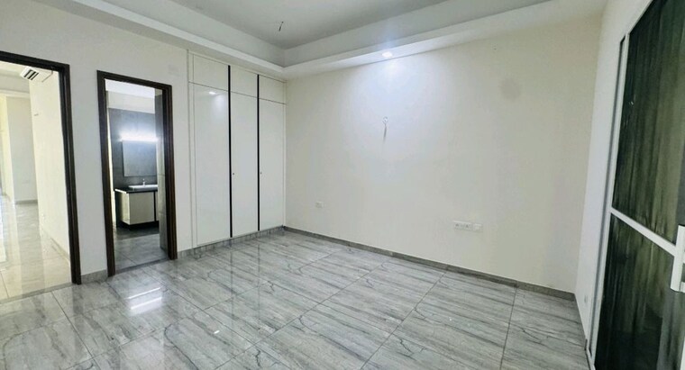 Bedroom, uchdpl-veridia-oakwood-enclave 4 Bedroom 2385 Sq.Ft. Apartment In Wave City Ghaziabad 10028064
