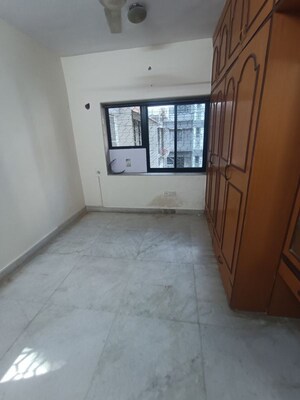 Bedroom in 1 BHK Apartment at Manali Building, Malad West – for Rent