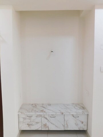 Room in 3 BHK Builder Floor at Kondapur – for Rent