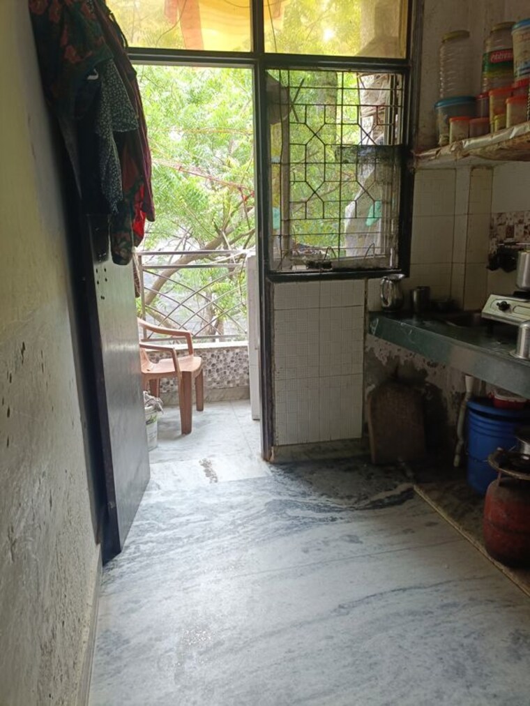 Kitchen, new ashok nagar 1.5 Bedroom 30 Sq.Yd. Builder Floor In New Ashok Nagar Delhi 9079166