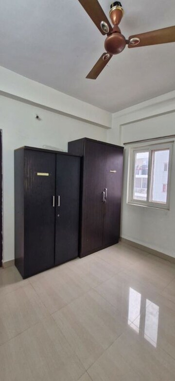 Room in 2 BHK Builder Floor at Kondapur – for Rent