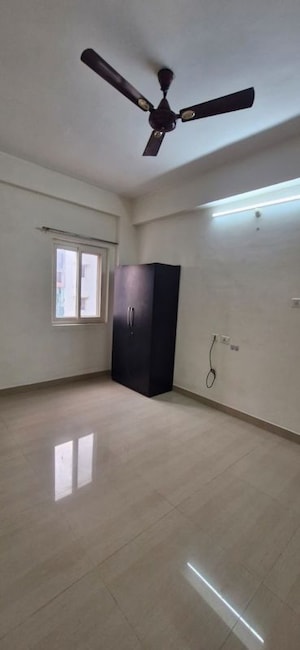Room in 2 BHK Builder Floor at Kondapur – for Rent