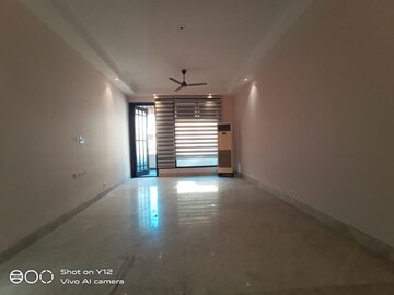 Room in 3 BHK Builder Floor at Greater Kailash I – for Rent