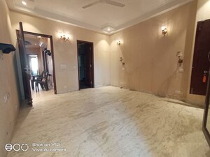 Room in 3 BHK Builder Floor at Greater Kailash I – for Rent