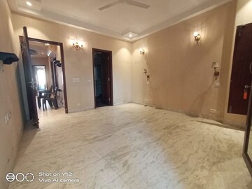 Room in 3 BHK Builder Floor at Greater Kailash I – for Rent