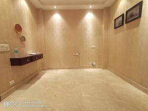 Room in 3 BHK Builder Floor at Greater Kailash I – for Rent