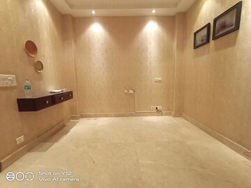 Room in 3 BHK Builder Floor at Greater Kailash I – for Rent