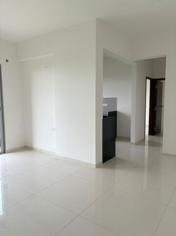 Room in 2 BHK Apartment at Adani Aster Neo, Shantigram – for Rent