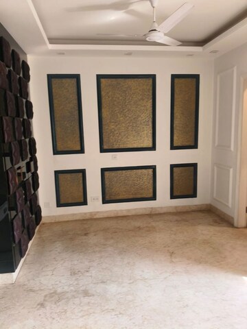 Room in 2 BHK Builder Floor at Chittaranjan Park – for Rent