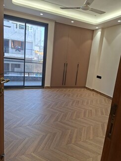 3 BHK + Pooja Room,Servant Room Builder Floor For Rent in South Extension II