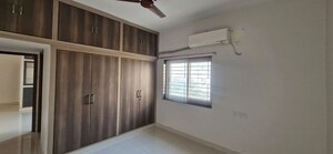 Room in 3 BHK Builder Floor at Kondapur – for Rent