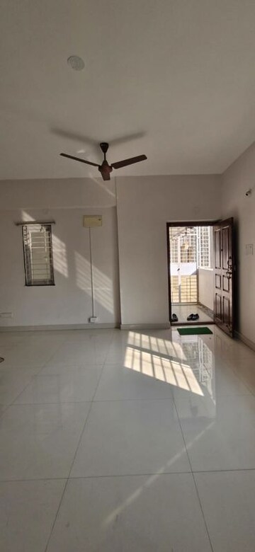 Room in 3 BHK Builder Floor at Kondapur – for Rent
