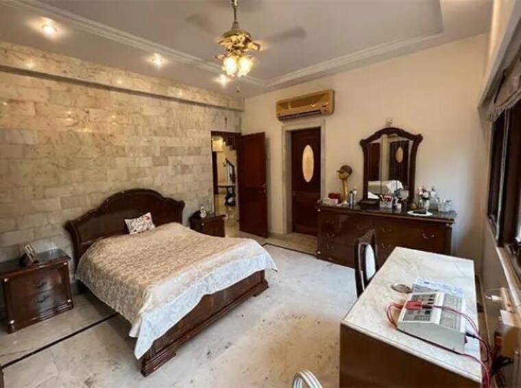 Bedroom, oberoi-skyz 5 Bedroom 6060 Sq.Ft. Apartment In Worli Mumbai 10028116