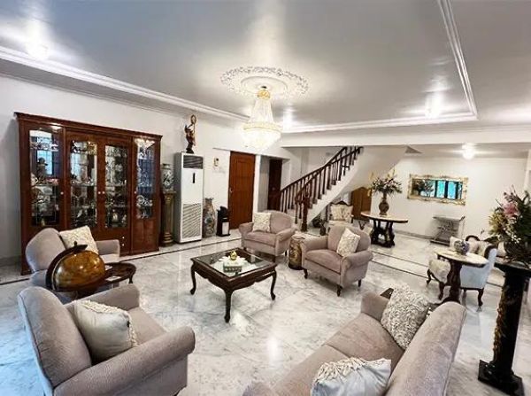5 BHK + Pooja Room,Servant Room,Study Room Apartment For Rent in Oberoi Skyz