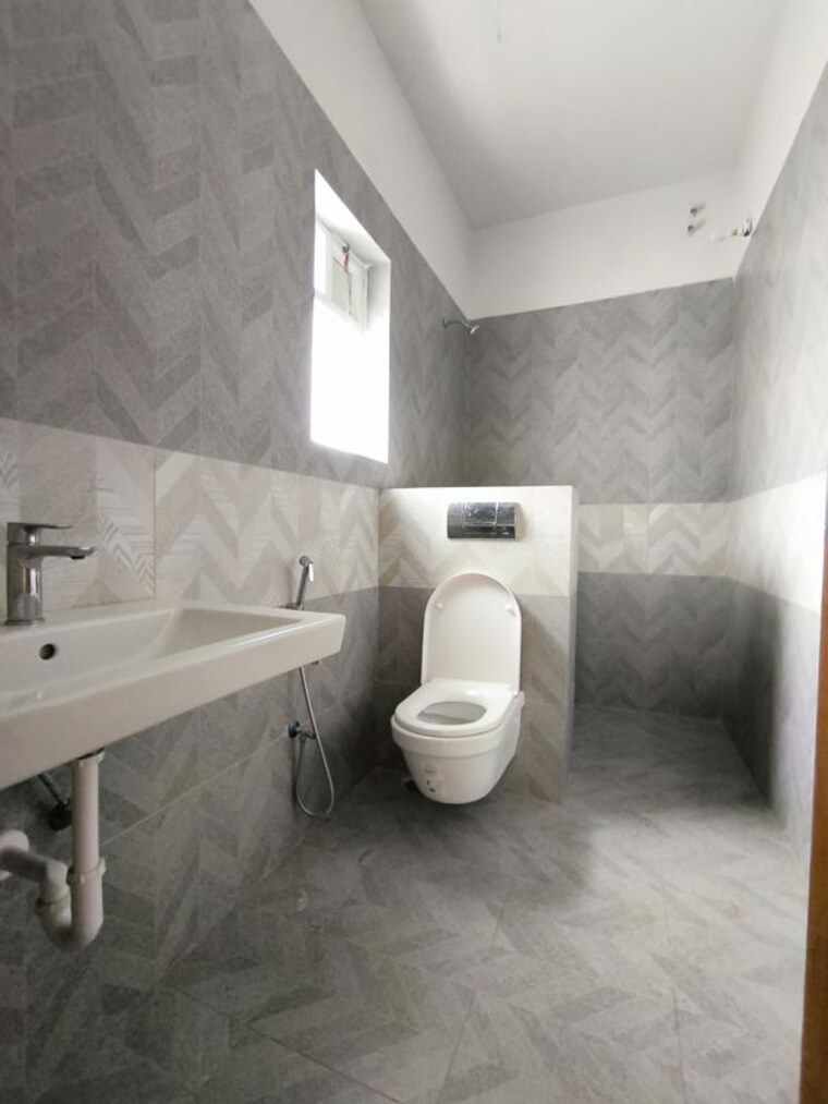Bathroom, s-and-s-green-green-meadows-villa 4 Bedroom 3800 Sq.Ft. Villa In Narsingi Hyderabad 10028122
