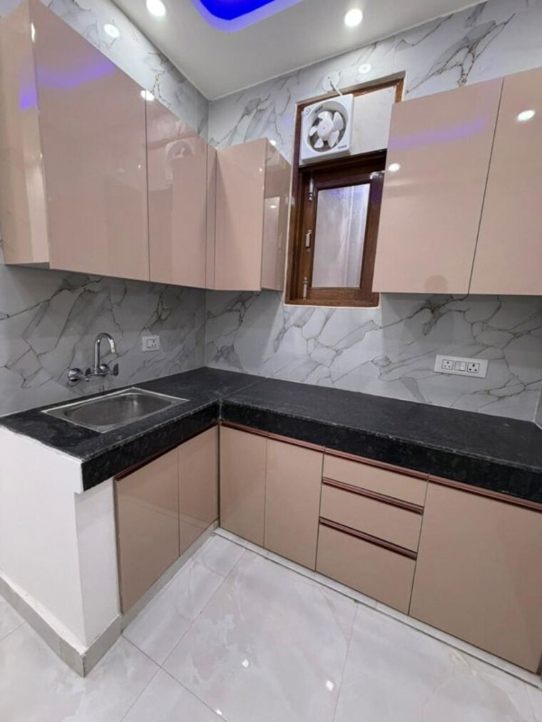 Kitchen, paryavaran complex 2 Bedroom 850 Sq.Ft. Builder Floor In Paryavaran Complex Delhi 10028133