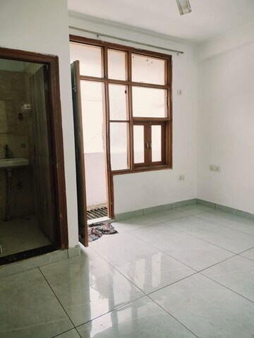 Room in 2 BHK Builder Floor at Neb Sarai – for Rent