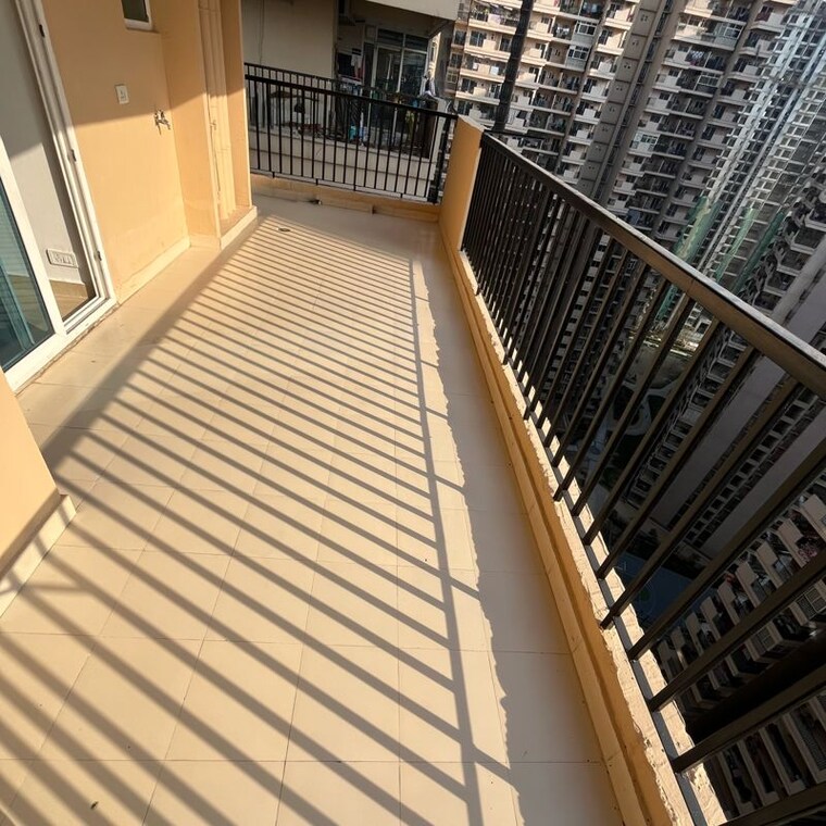 Balcony, gaur-14th-avenue-high-street 3 Bedroom 1175 Sq.Ft. Apartment In Panchsheel Green Greater Noida 10028145