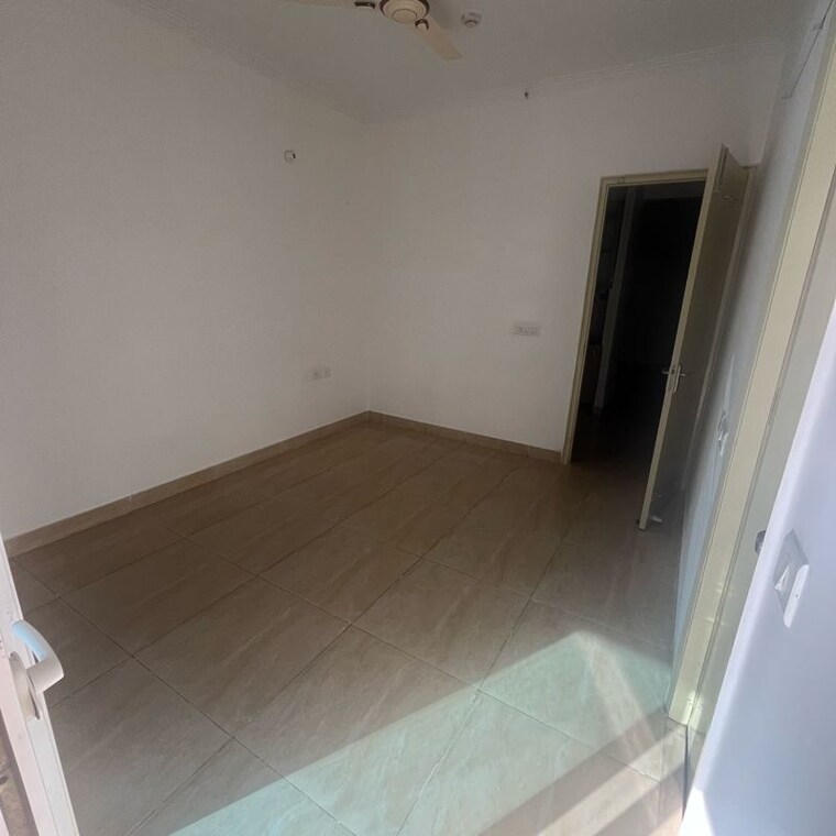 Room, gaur-14th-avenue-high-street 3 Bedroom 1175 Sq.Ft. Apartment In Panchsheel Green Greater Noida 10028145