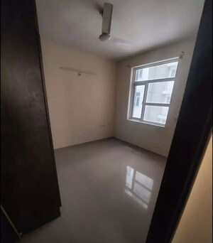 2 BHK Apartment For Rent in Husainganj