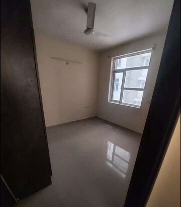 2 BHK Apartment For Rent in Husainganj