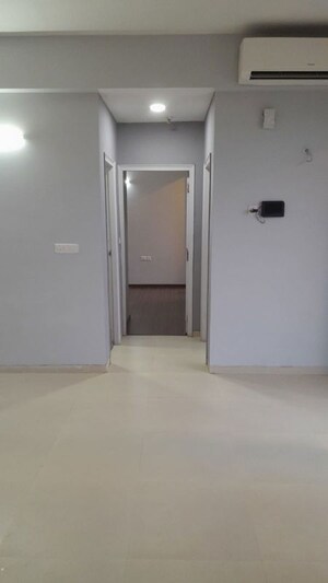 Room in 2 BHK Apartment at Tulip Lemon, Sector 69 – for Rent