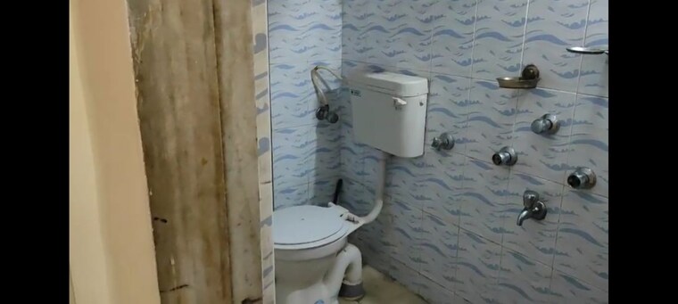 Bathroom, lok-yamuna 2 Bedroom 915 Sq.Ft. Apartment In Andheri East Mumbai 10028164