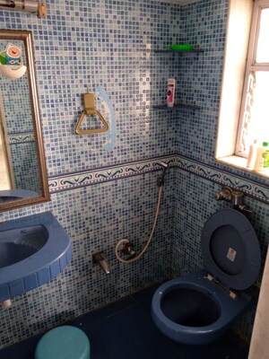 Bathroom in 3 BHK Apartment at Moru Mahal Apartment, Pali Hill – for Rent