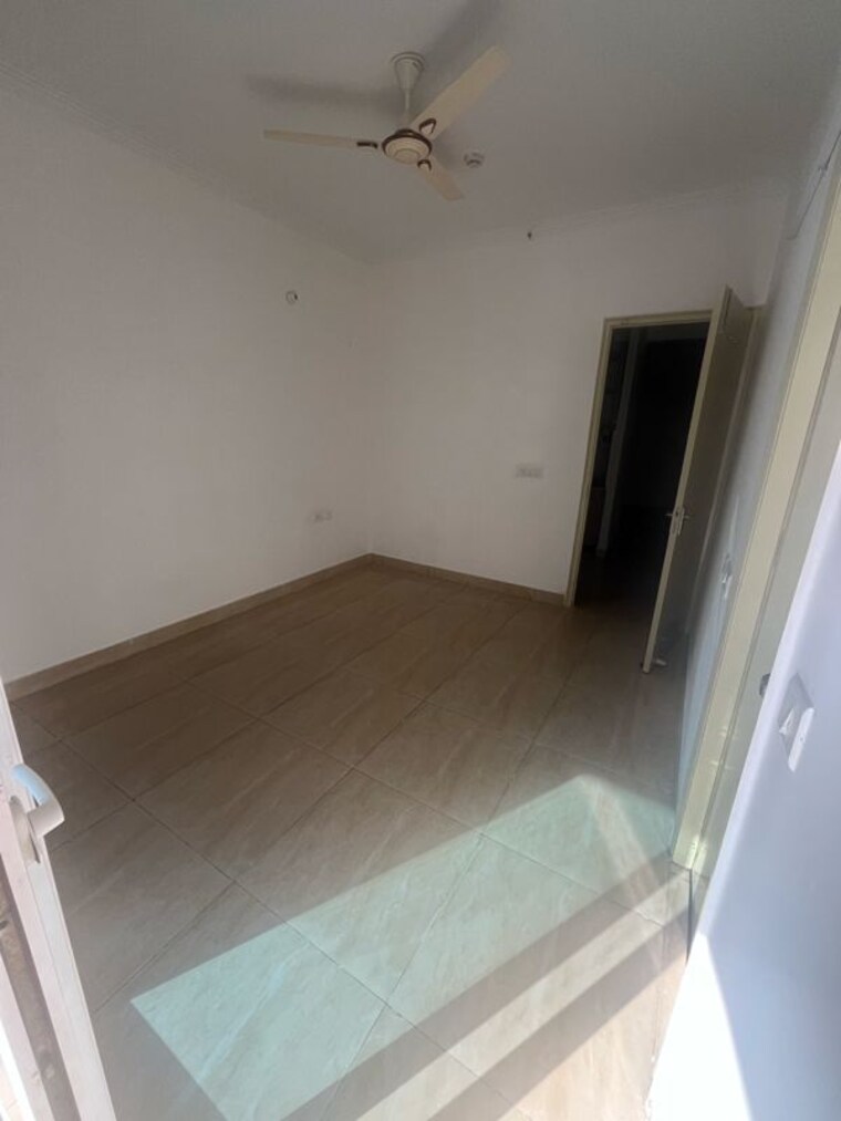 Room, gaur-14th-avenue-high-street 3 Bedroom 1175 Sq.Ft. Apartment In Panchsheel Green Greater Noida 10028213