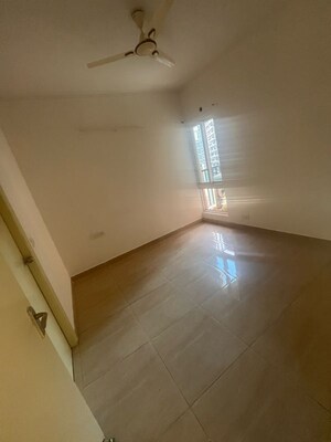 Room in 3 BHK Apartment at Gaur 14th Avenue High Street, Panchsheel Green – for Sale