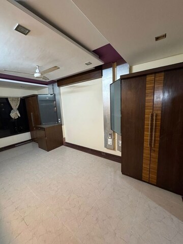 Room in 2 BHK Apartment at Devansh Villa, Bandra West – for Rent