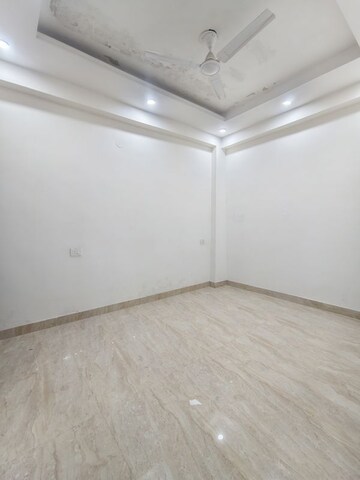 Room in 1 BHK Apartment at Chattarpur – for Rent