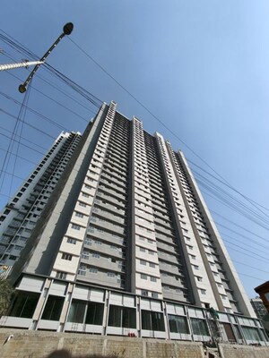 2 BHK Apartment For Rent in Omkar Signet, Malad East