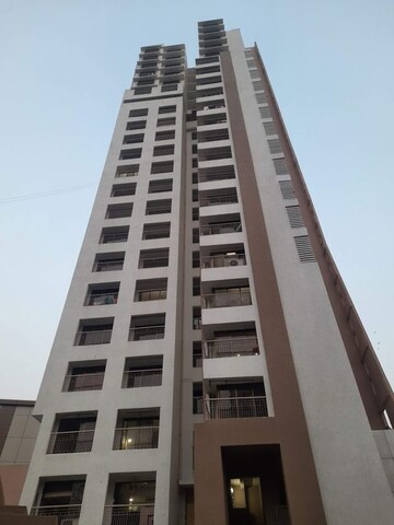 2 BHK Apartment For Rent in Rashi Tower, Goregaon East
