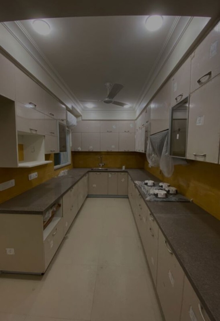 Kitchen, safdarjung enclave 3 Bedroom 500 Sq.Yd. Builder Floor In Safdarjung Enclave Delhi 10028263