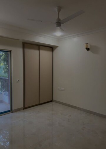 Room in 3 BHK Builder Floor at Safdarjung Enclave – for Rent