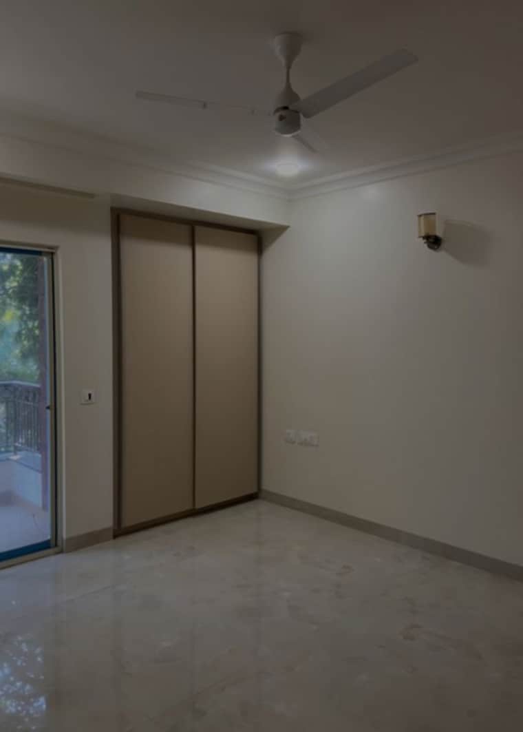 Room, safdarjung enclave 3 Bedroom 500 Sq.Yd. Builder Floor In Safdarjung Enclave Delhi 10028263