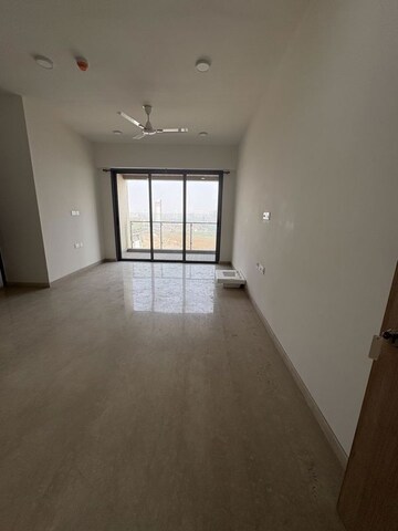 Room in 3 BHK Apartment at Lodha Altia, Wadala – for Rent