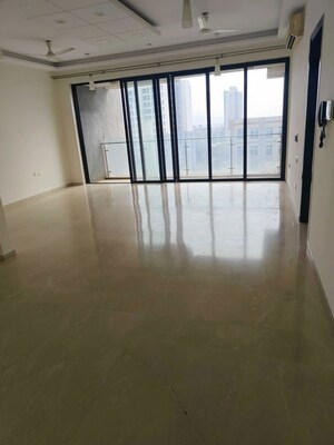 Room in 3 BHK Apartment at Lodha Aria, Parel – for Rent