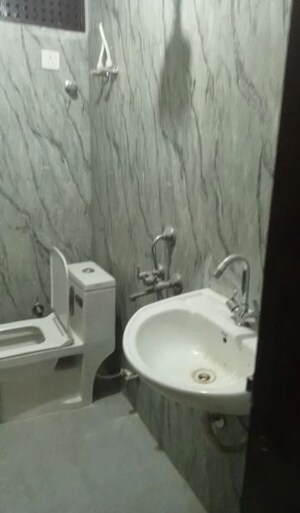 Bathroom in 1 BHK Builder Floor at Bliss Heights, Sector 104 – for Rent