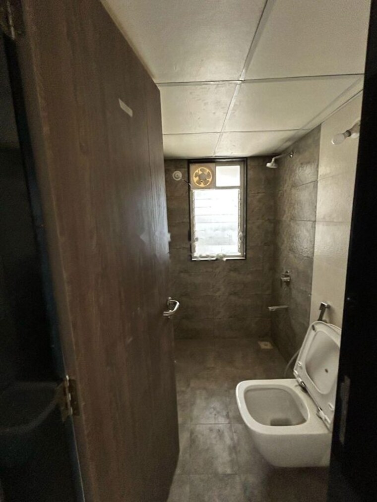 Bathroom, paranjape-trident-towers 2 Bedroom 800 Sq.Ft. Apartment In Wakad Pune 10028332