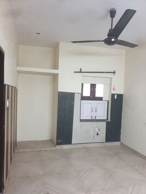 Room in 2 BHK Independent House at Sector 16 – for Rent