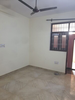 Room in 2 BHK Independent House at Sector 16 – for Rent