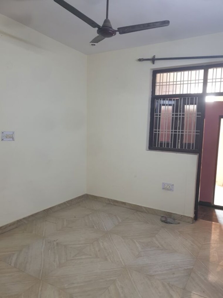 Room, sector 16 2 Bedroom 1250 Sq.Ft. Independent House In Sector 16 Faridabad 10028364